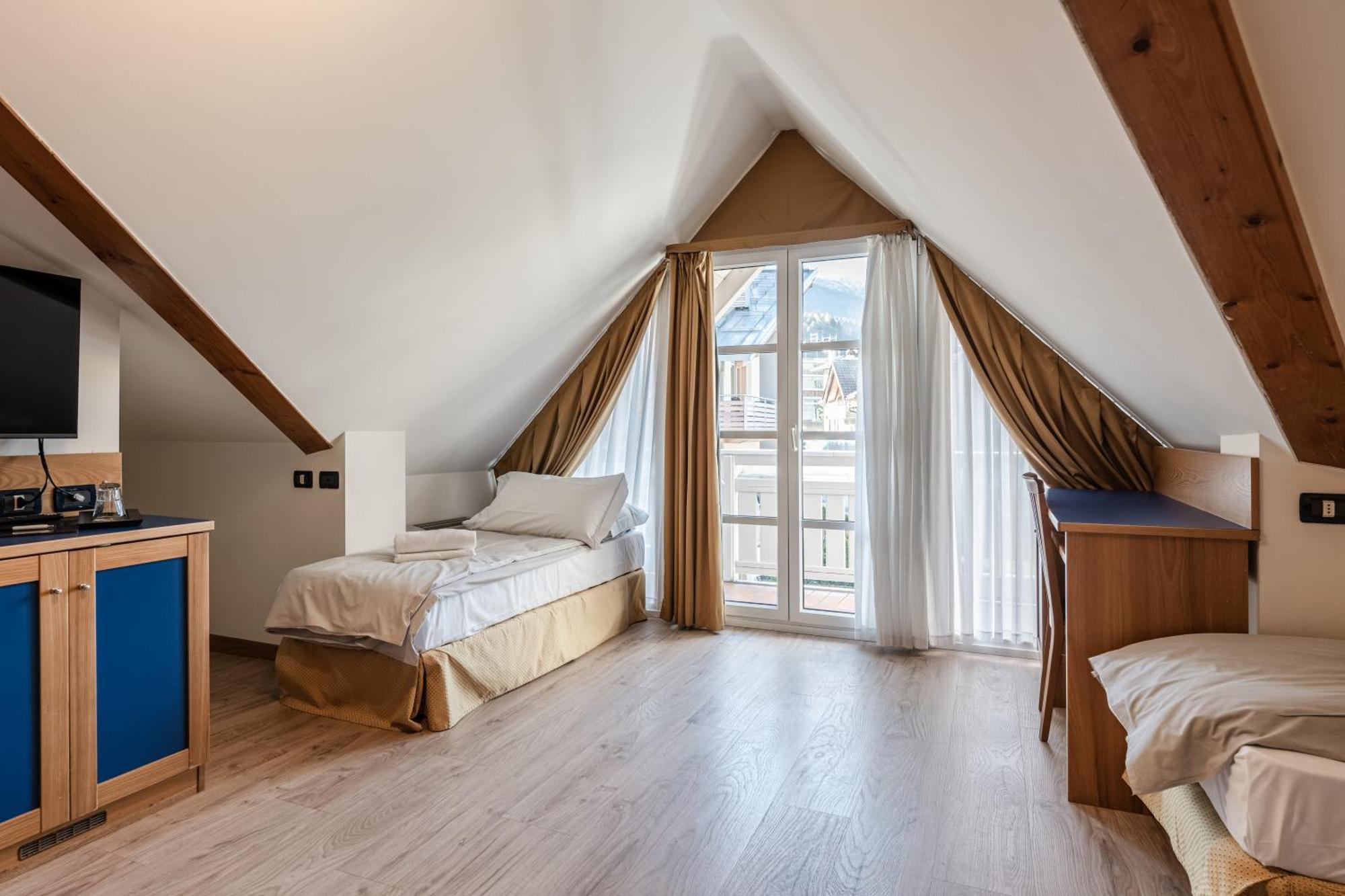 Hotel Garni Meledrio Dimaro Kültér fotó