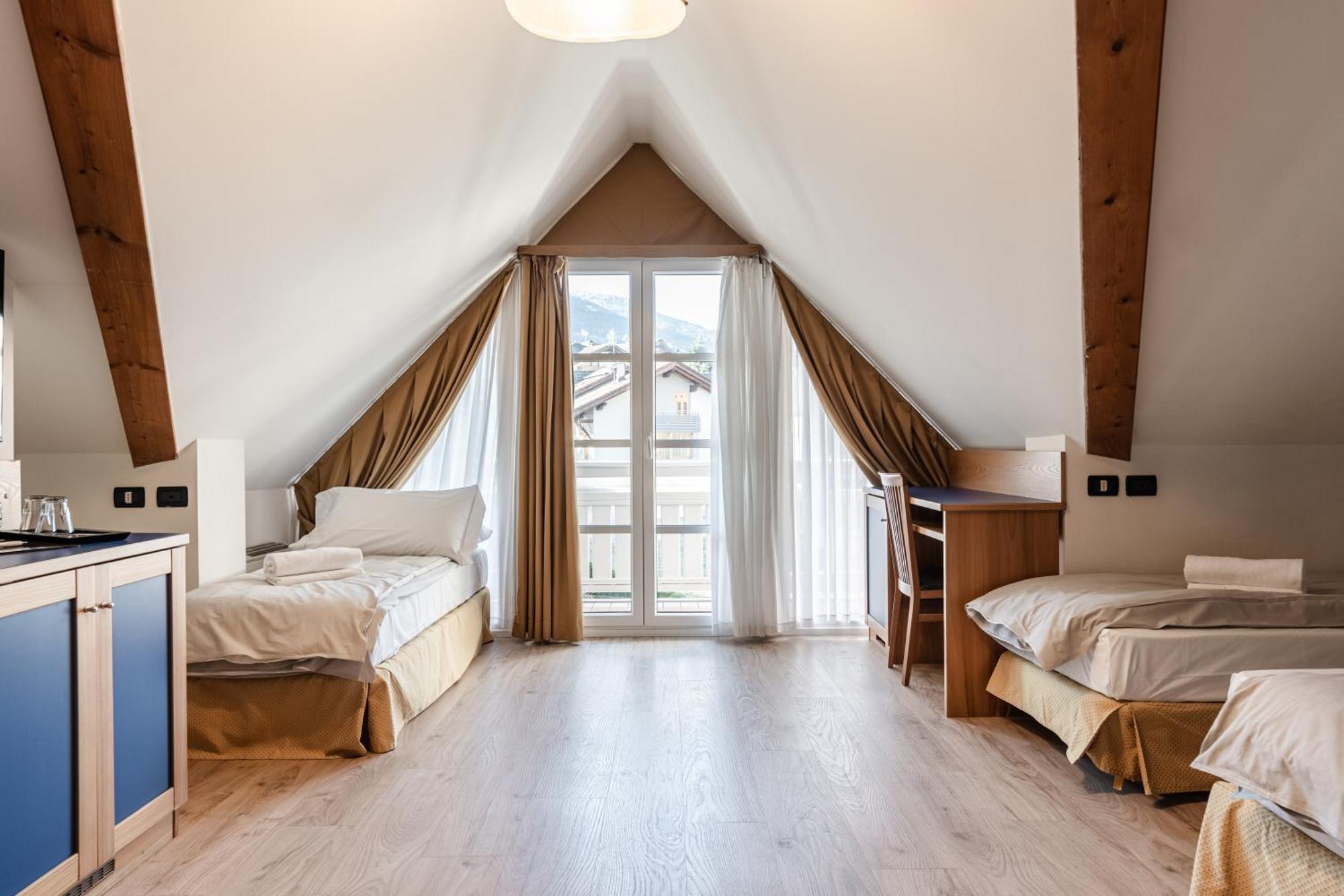 Hotel Garni Meledrio Dimaro Kültér fotó