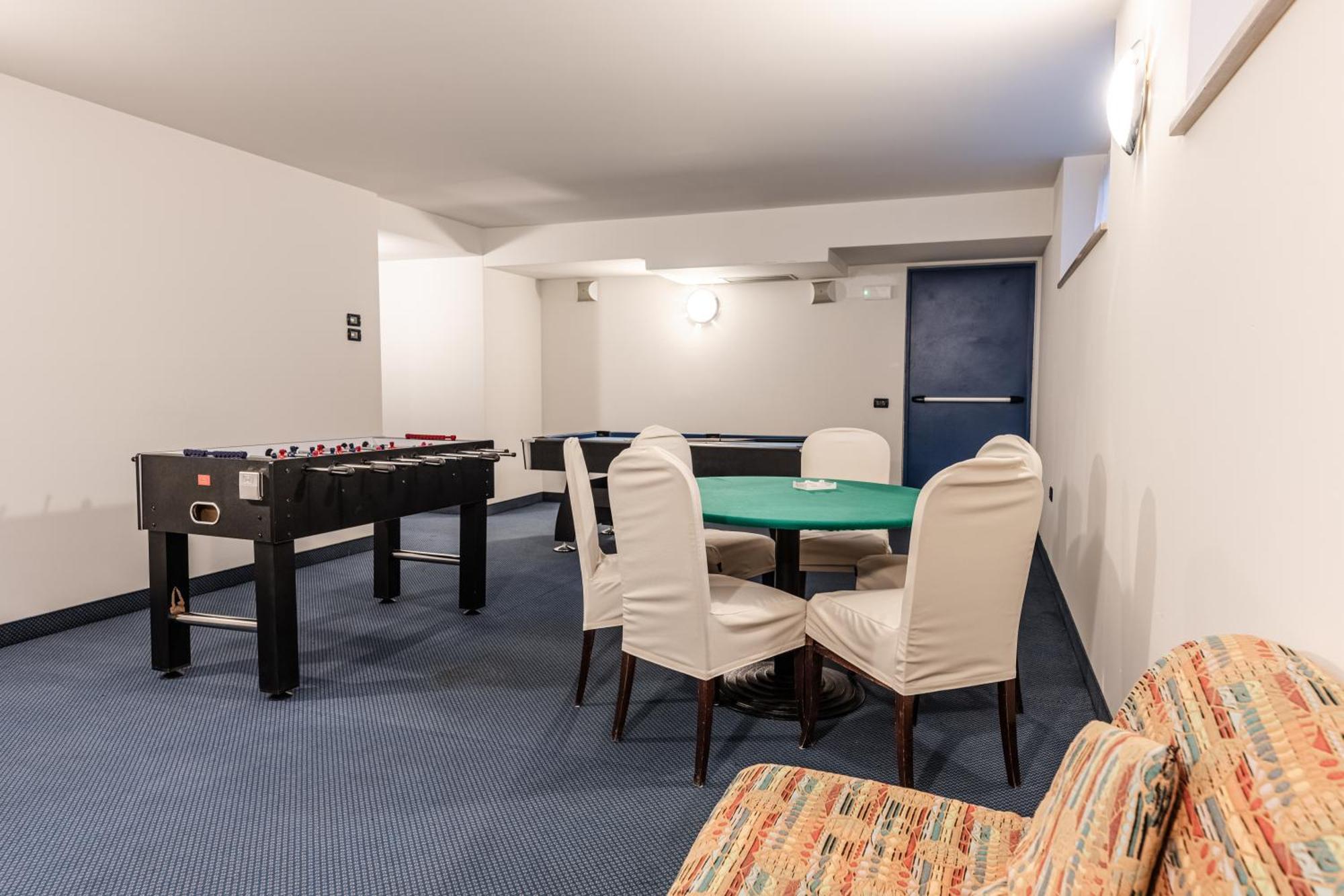 Hotel Garni Meledrio Dimaro Kültér fotó