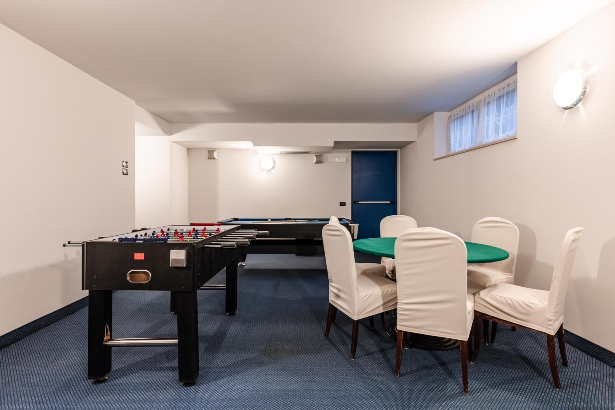 Hotel Garni Meledrio Dimaro Kültér fotó